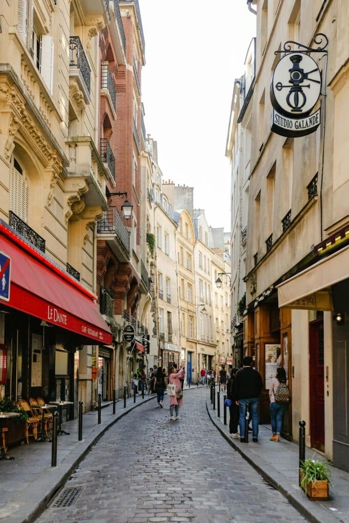 Paris itinerary for vegan travelers